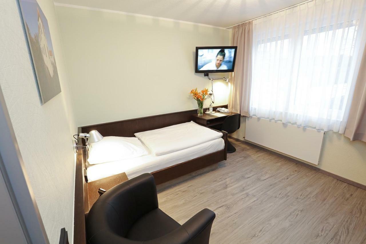 Hotel Kroeger Ennigerloh Экстерьер фото