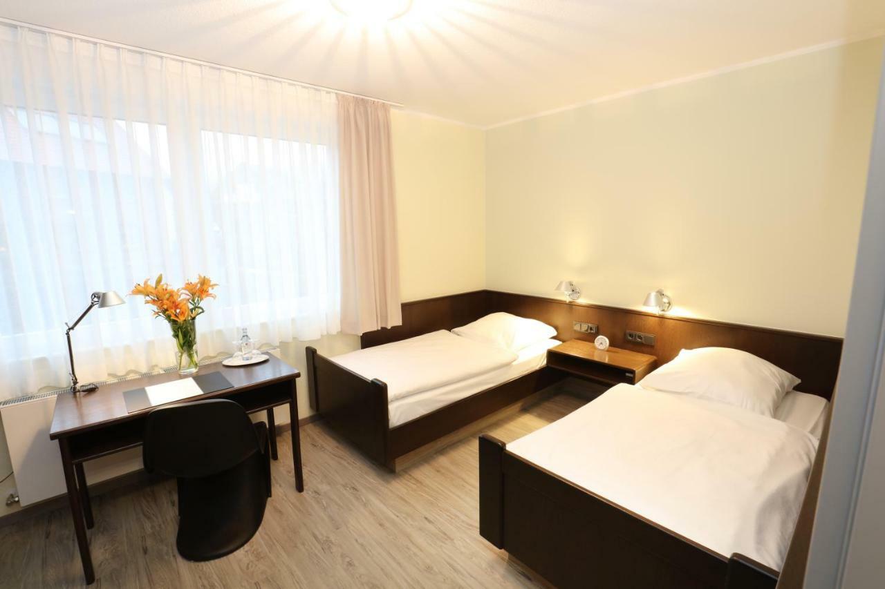 Hotel Kroeger Ennigerloh Экстерьер фото